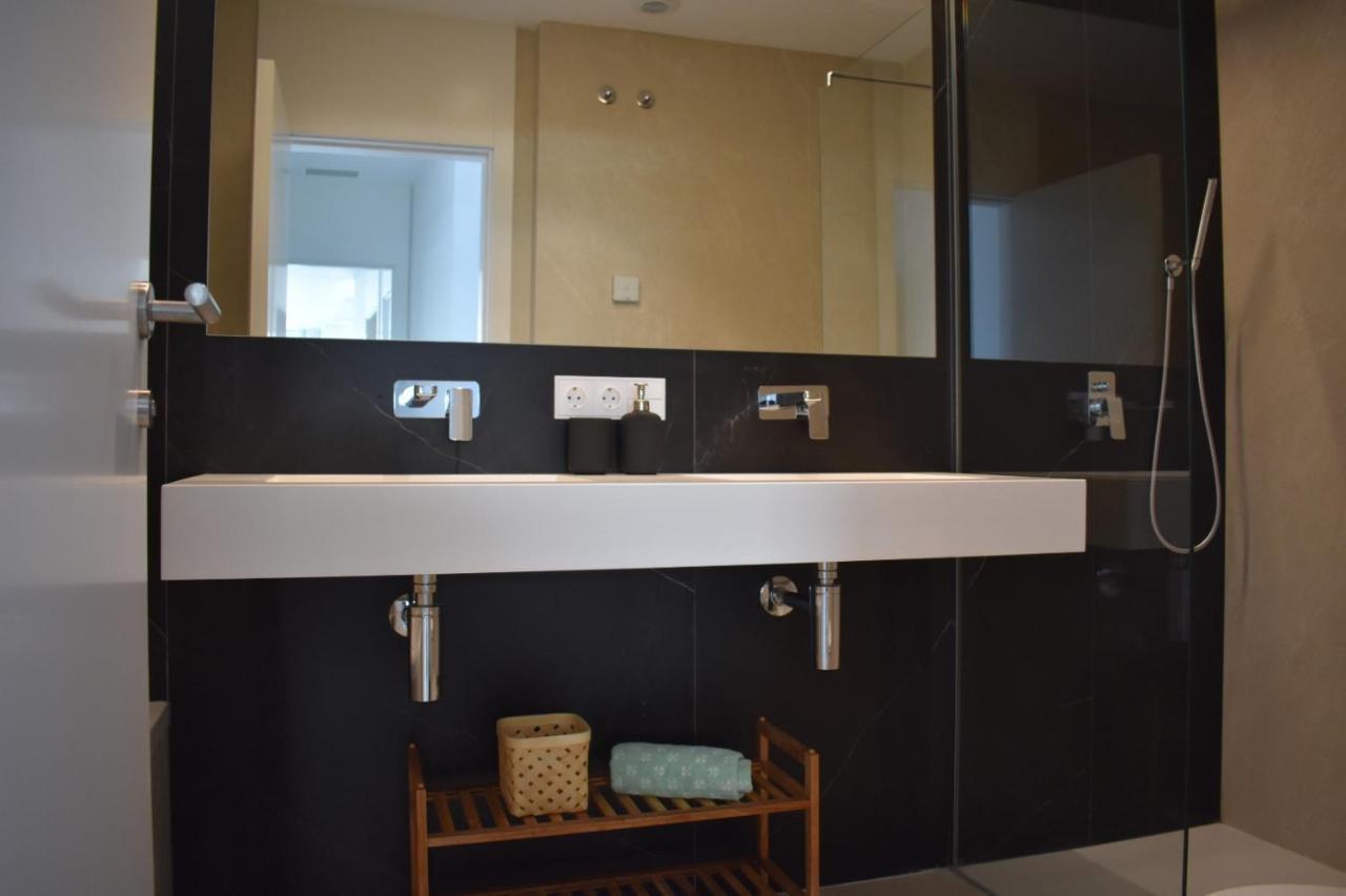 Luxury Complex Beachfront Apartment, Infinity Pool, Sauna, Gym And Large Terrace Torremolinos Exterior photo